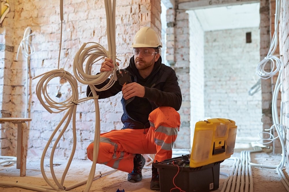 Elektrotechnisch onderhoud en reparatie aan groepenkast door MDV Installatie.